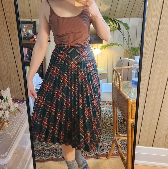 Vintage midi length wool kilt - Picture 3 of 5